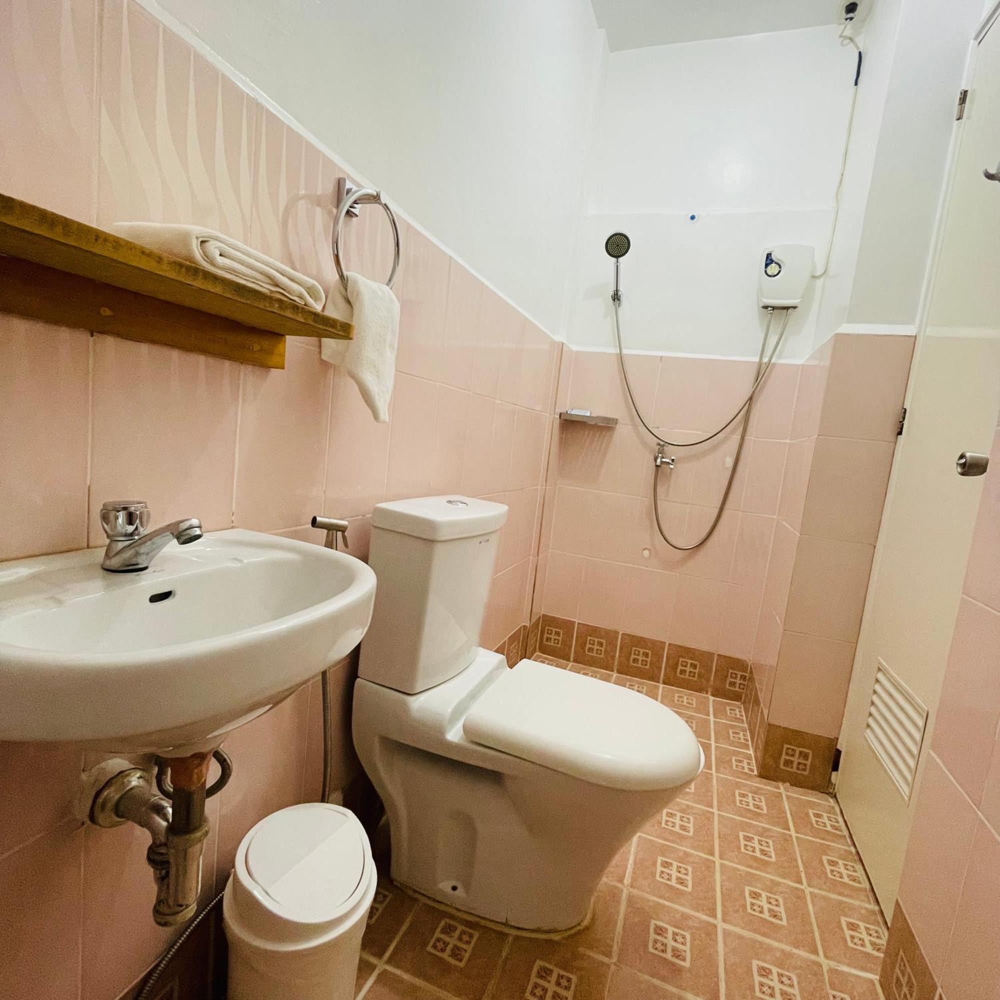 Aparthotel Castle Rock Boracay Yapak Zewnętrze zdjęcie